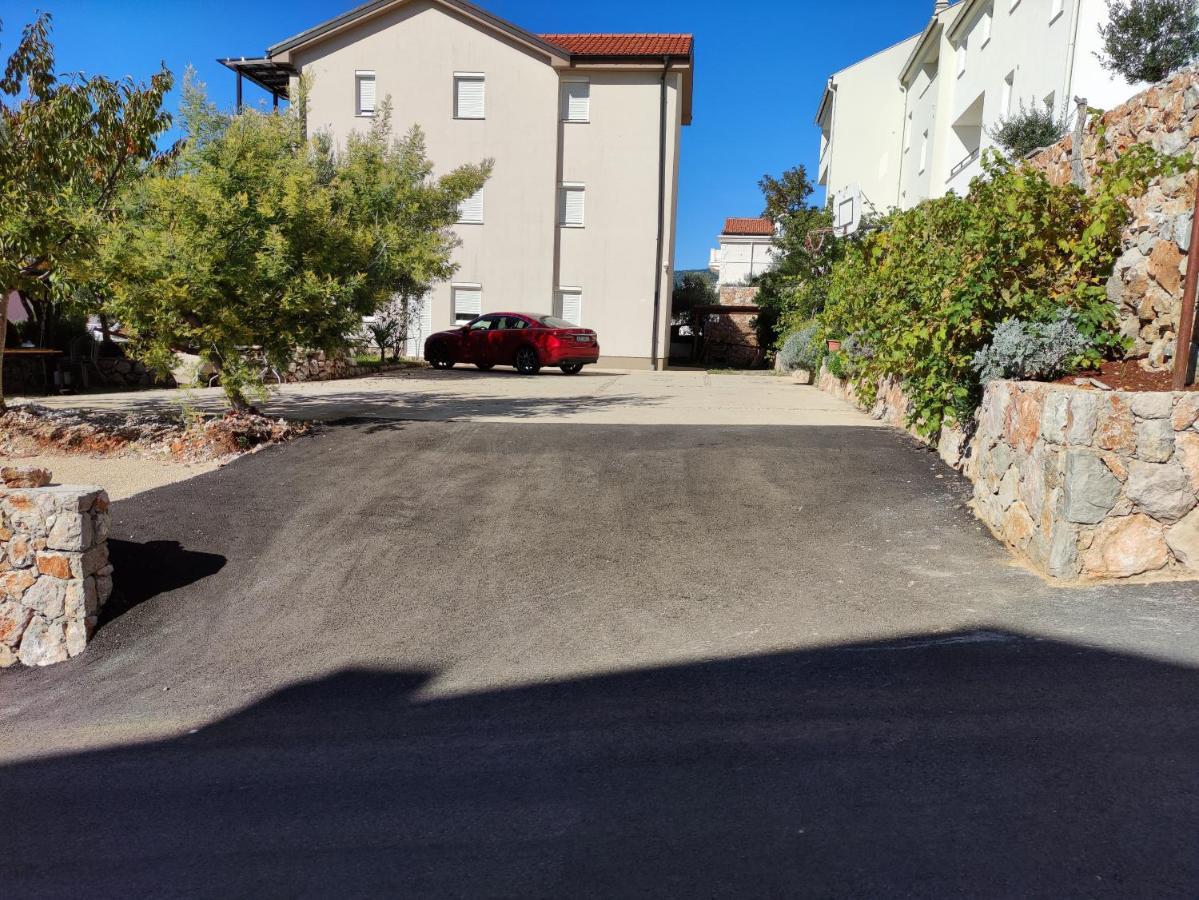 Panorama Sunset Apartments Cres Exterior photo